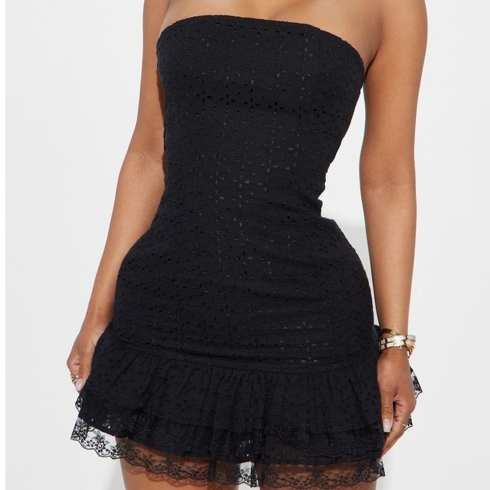 Dress Eyelet Mini Black Strapless Lace Trim Ruffle Size L Fashion Nova - Picture 2 of 5